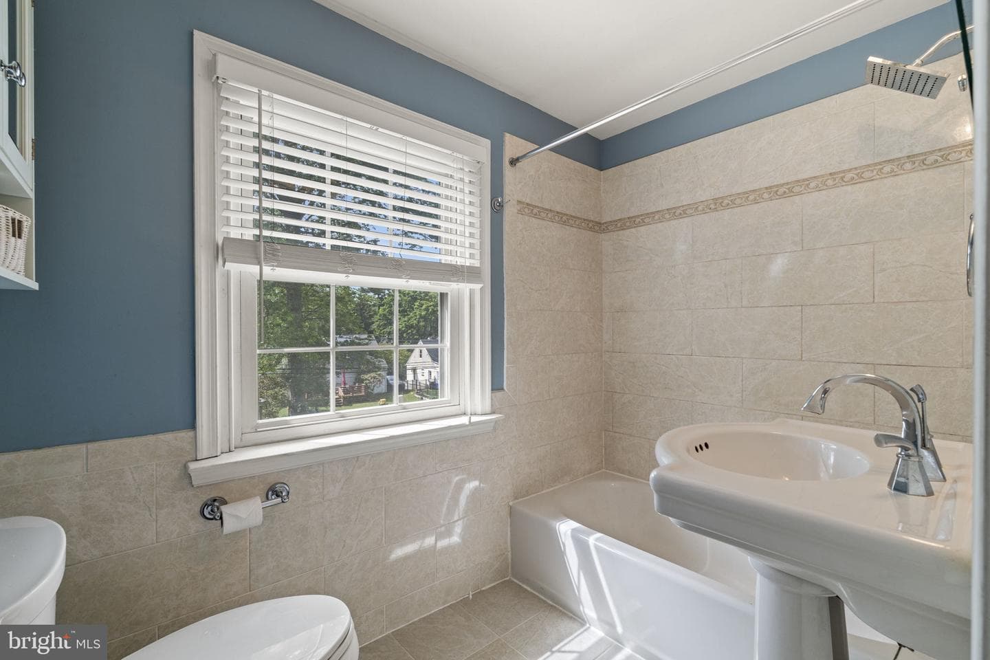 311 E Marshall Street photo 32