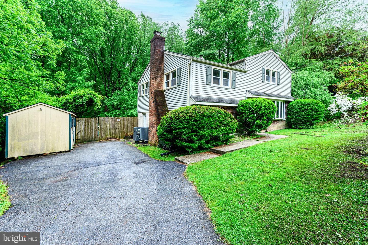 1304 Sherwood Drive photo 3