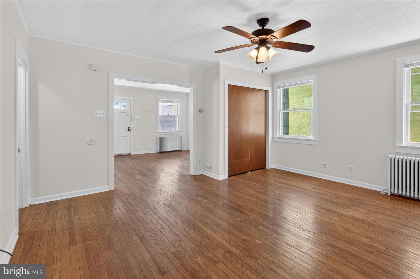 357 Emmett Street photo 11