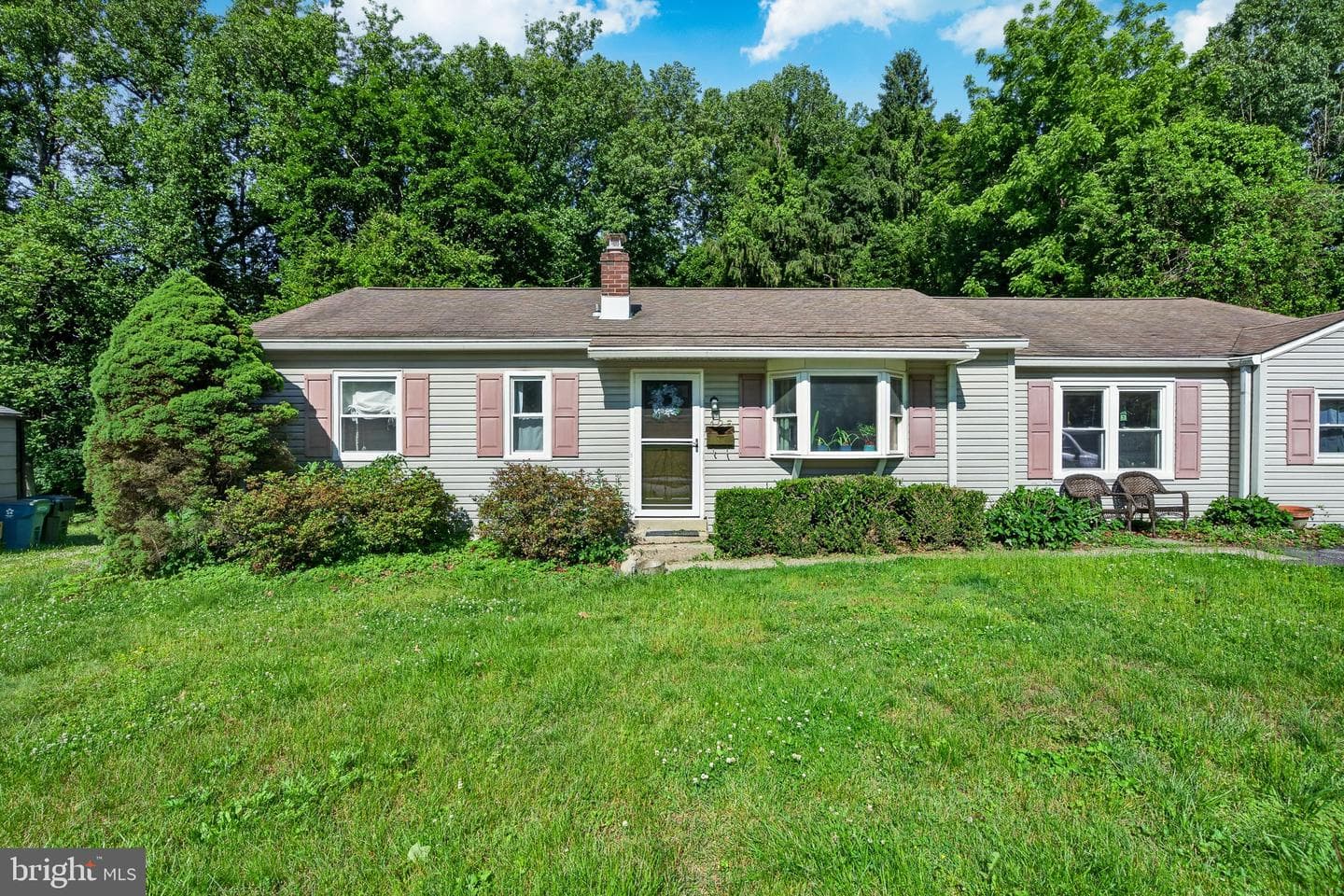 125 Gable Road photo 1
