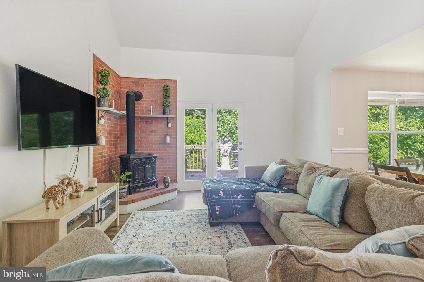506 Augusta Drive photo 8
