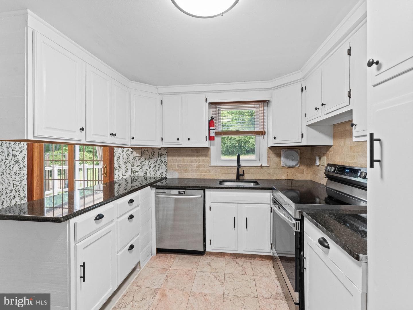 1333 Sherwood Drive photo 9