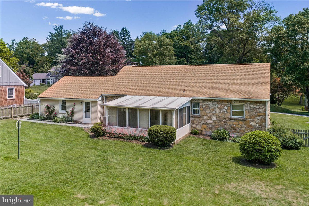 820 Spruce Avenue photo 37