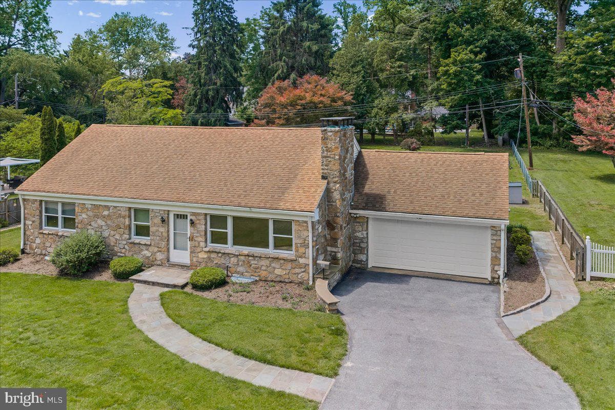 820 Spruce Avenue photo 38