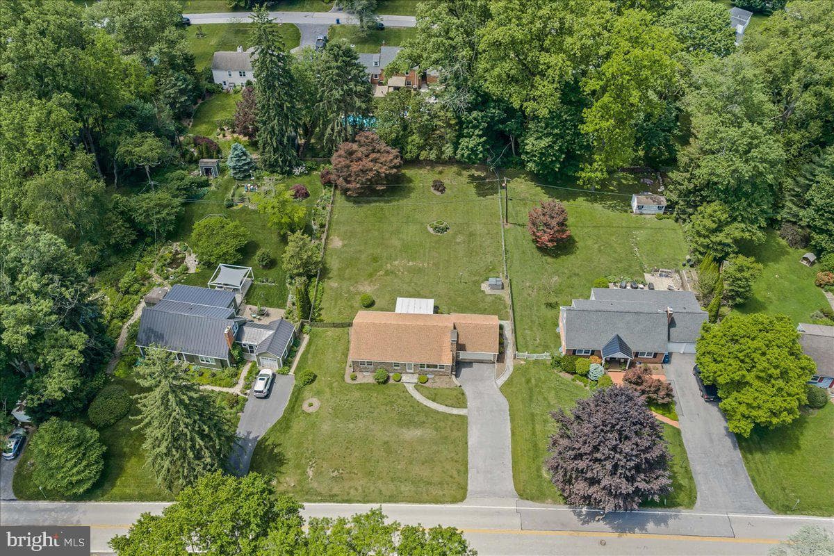 820 Spruce Avenue photo 40