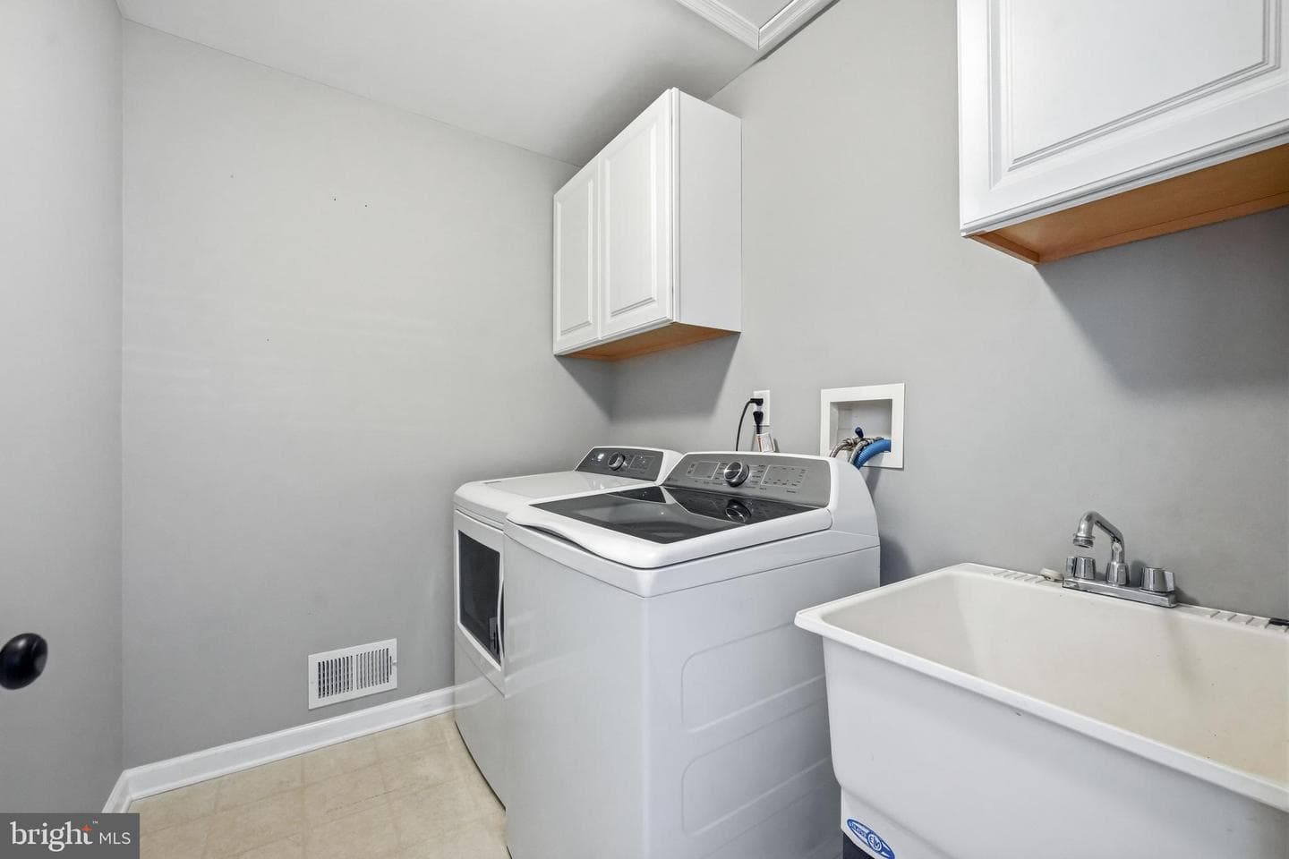 121 Forelock Court photo 29
