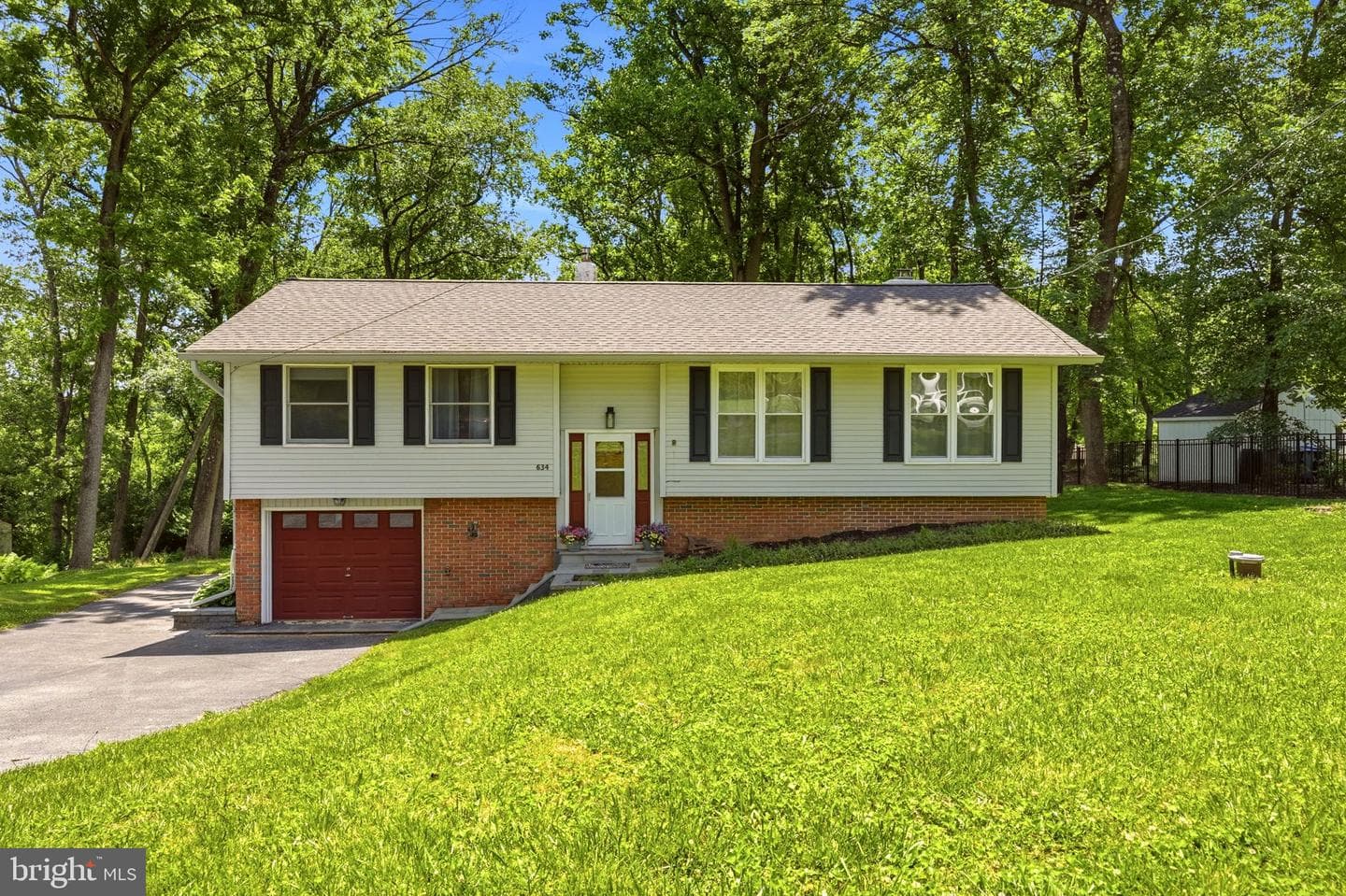634 Harveys Bridge Road photo 1
