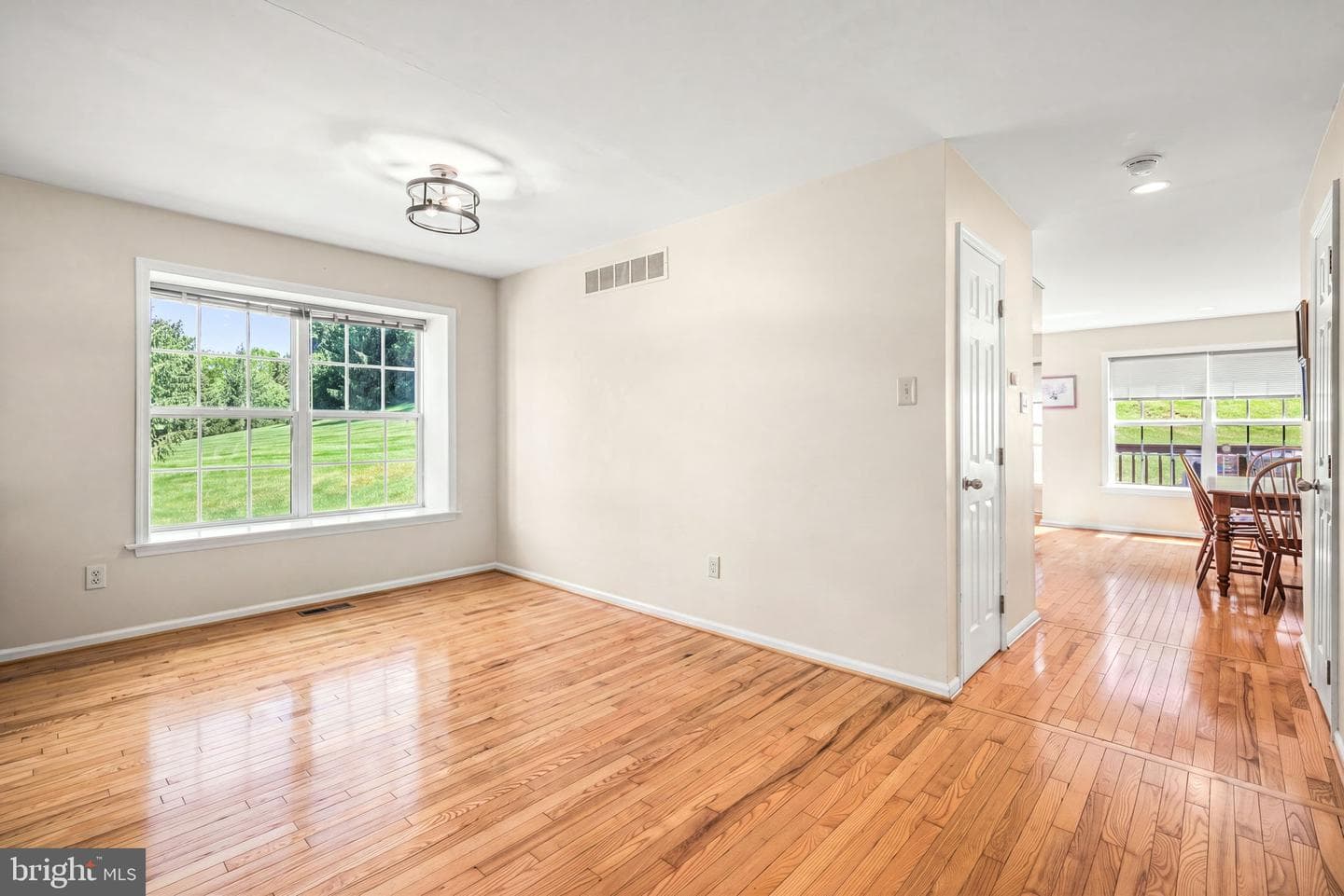 822 Brettingham Court #909 photo 9