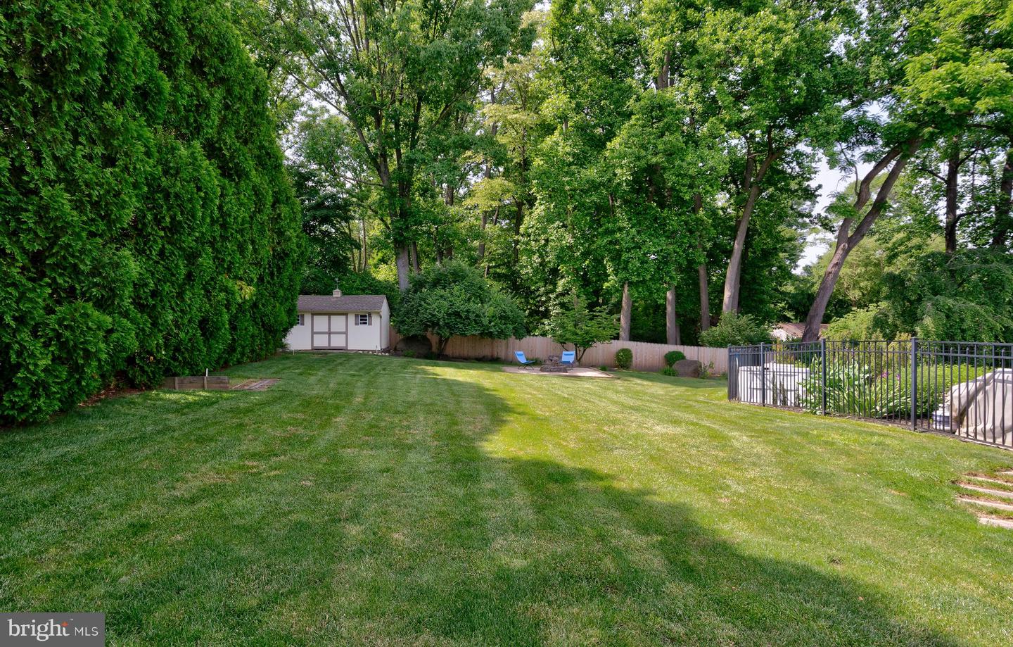 1109 Edward Lane photo 12