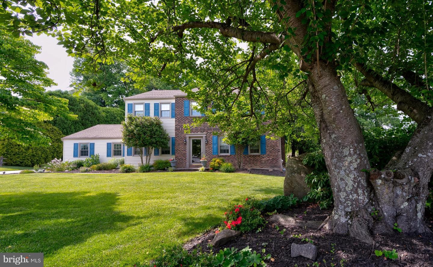 1109 Edward Lane photo 4