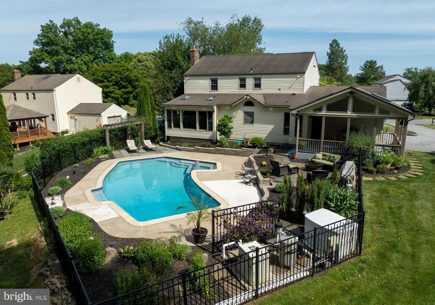 1109 Edward Lane photo 46