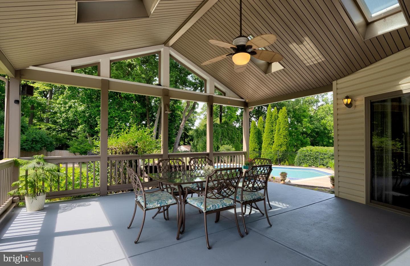 1109 Edward Lane photo 6
