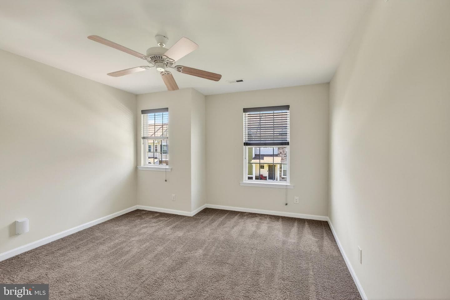 323 Stafford Court photo 29