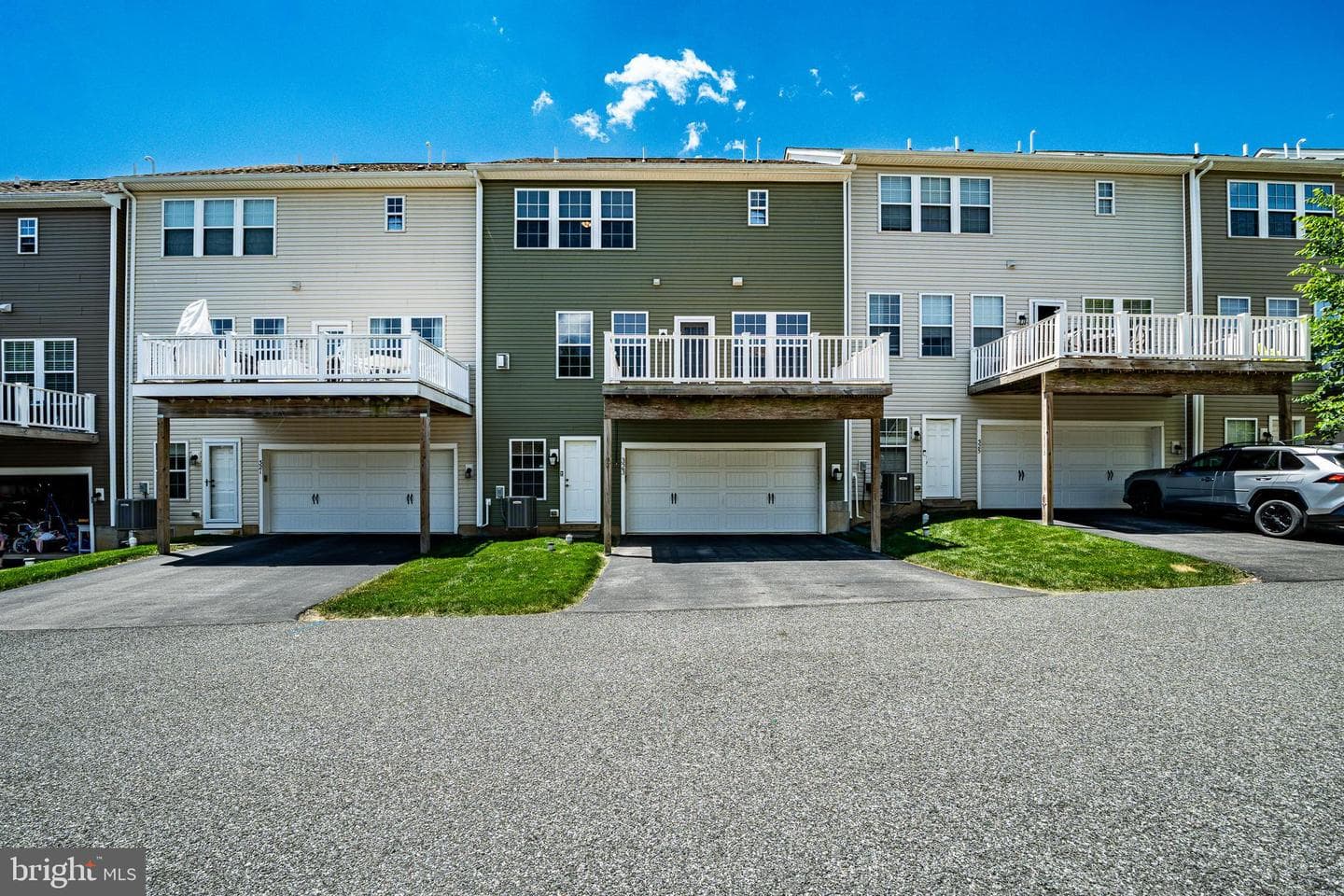 323 Stafford Court photo 40