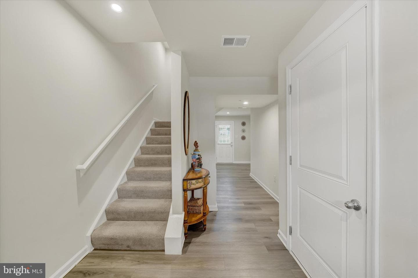 222 Hamilton Lane photo 3
