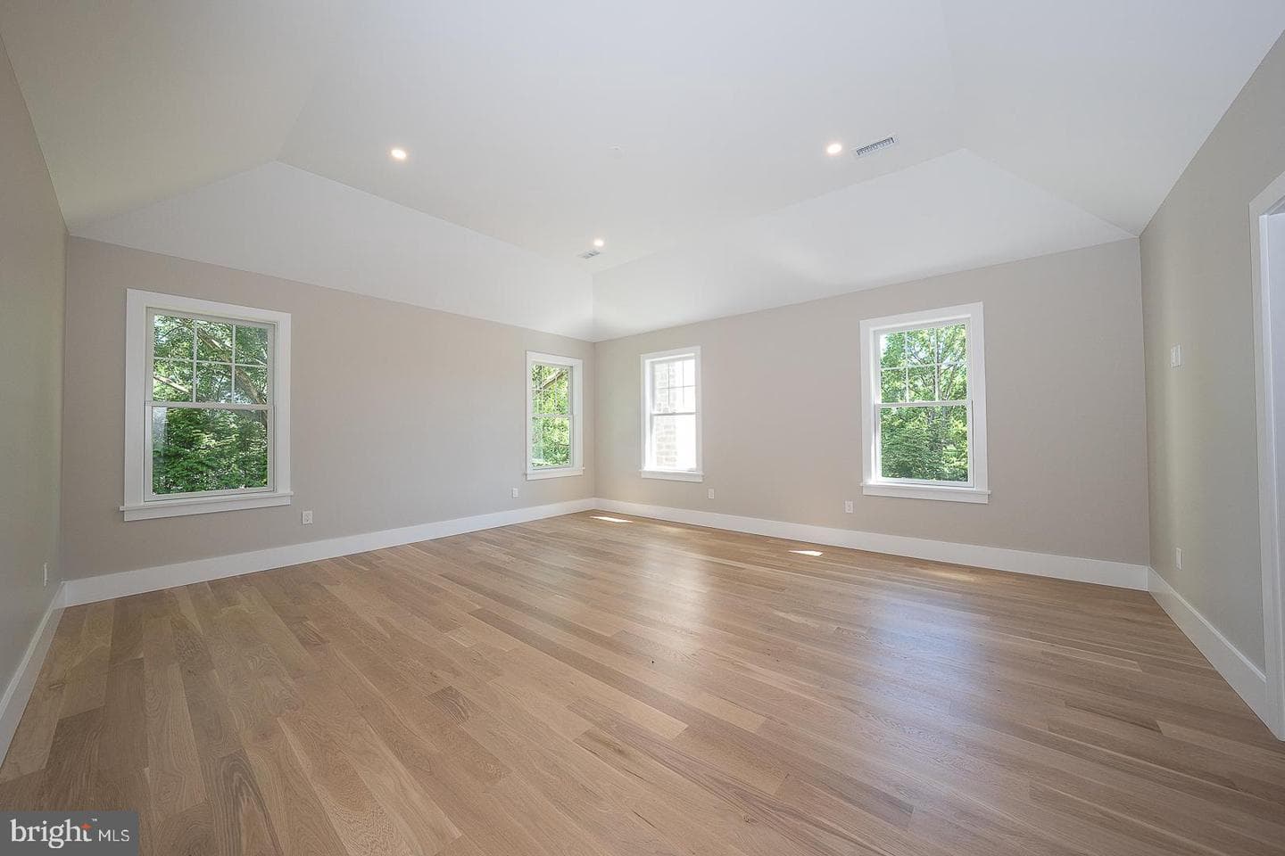 2074 Fox Creek Road photo 46