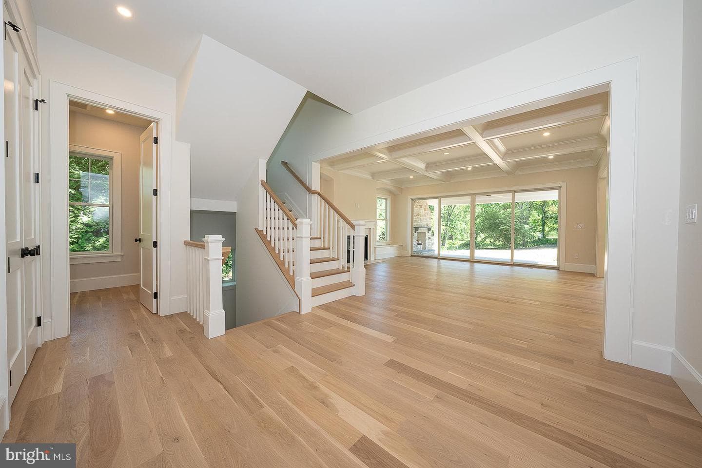 2074 Fox Creek Road photo 7