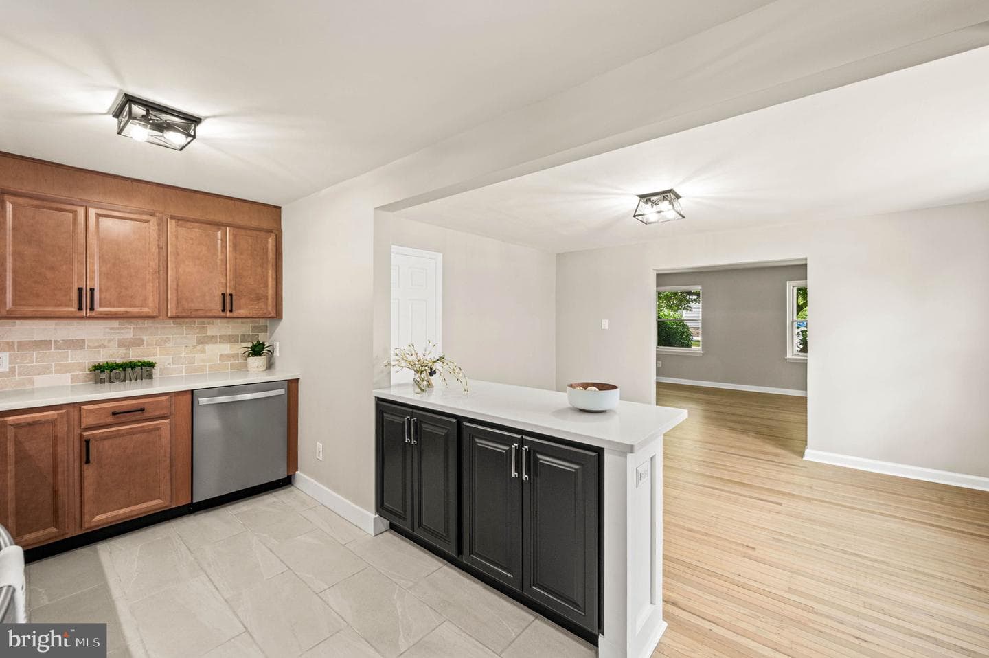 1024 W Bridge Street photo 14
