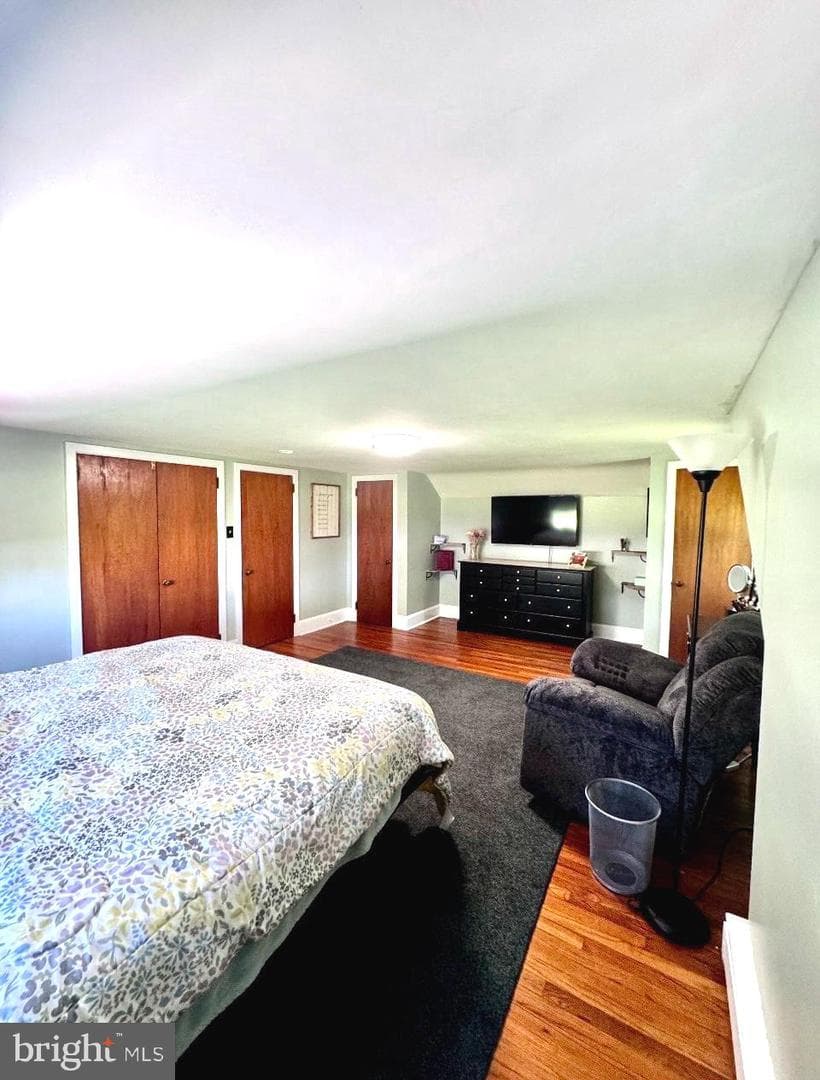 251 W Locust Street photo 14