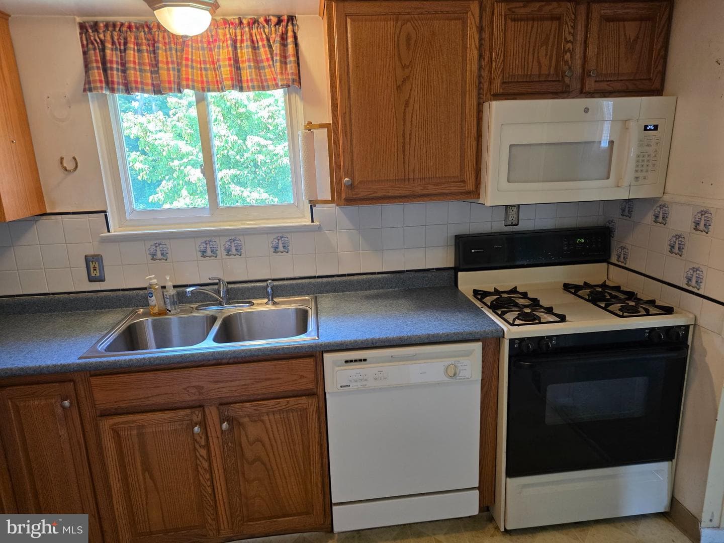 20 Karen Drive photo 12
