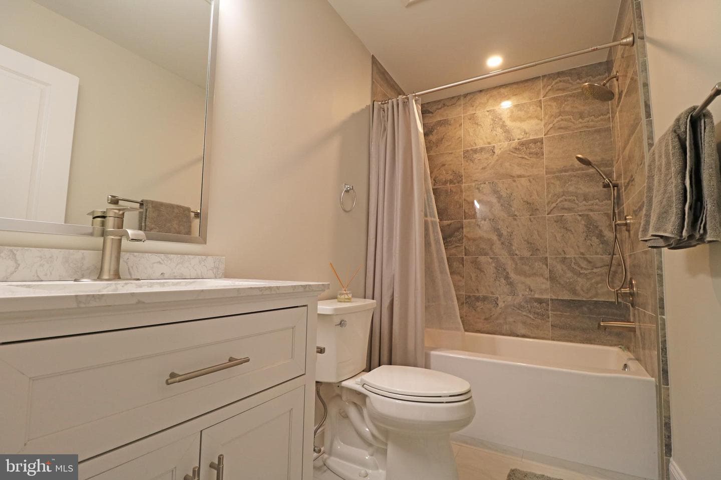 28 Frederick Road photo 17
