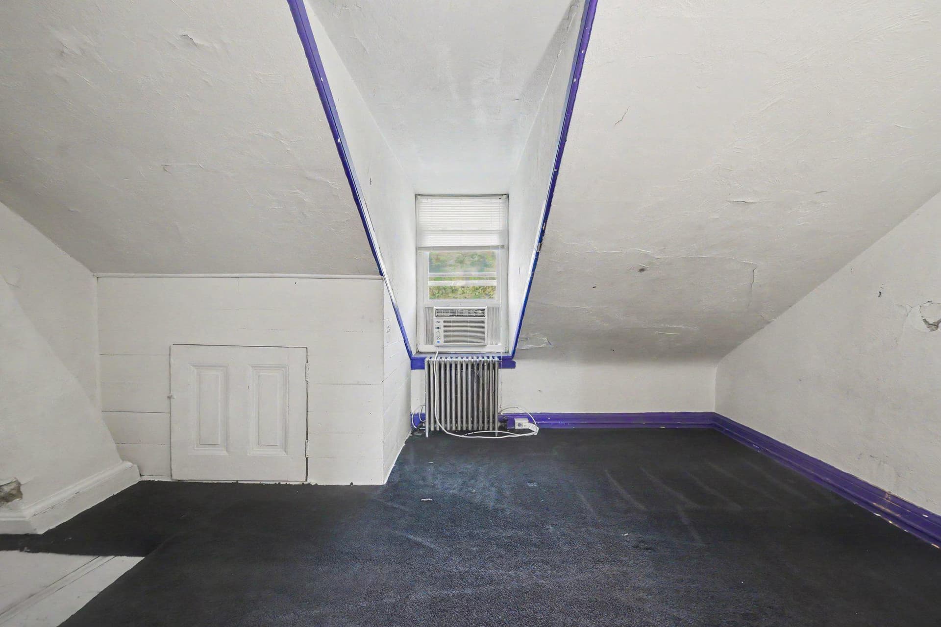 239 Hall Street photo 16