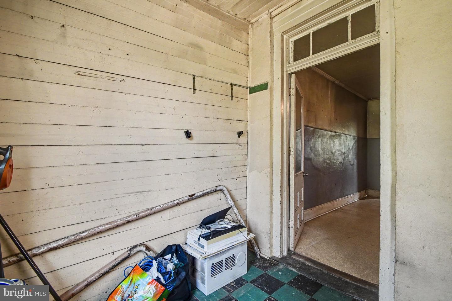239 Hall Street photo 19