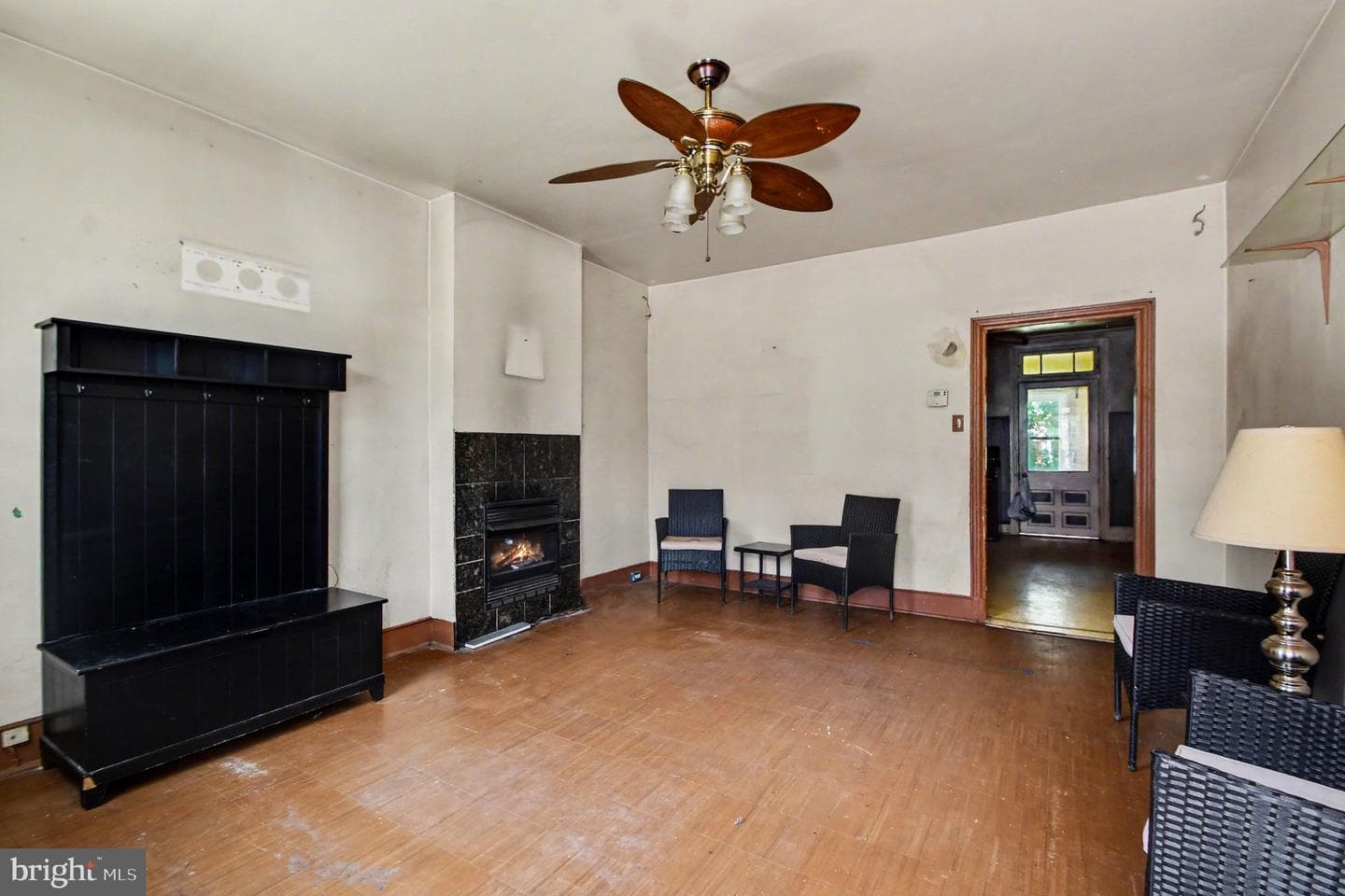 239 Hall Street photo 5