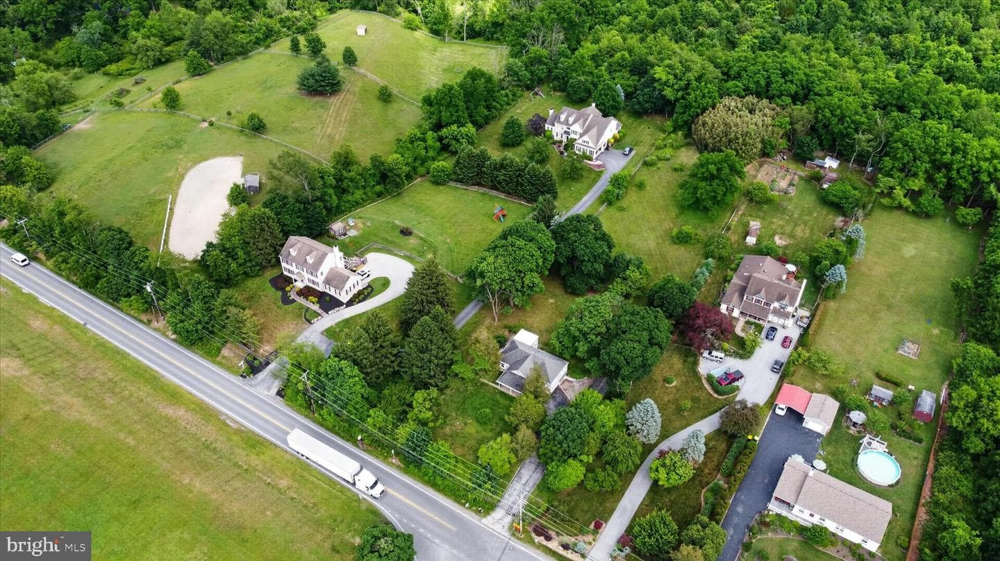 2680 Charlestown Road photo 31