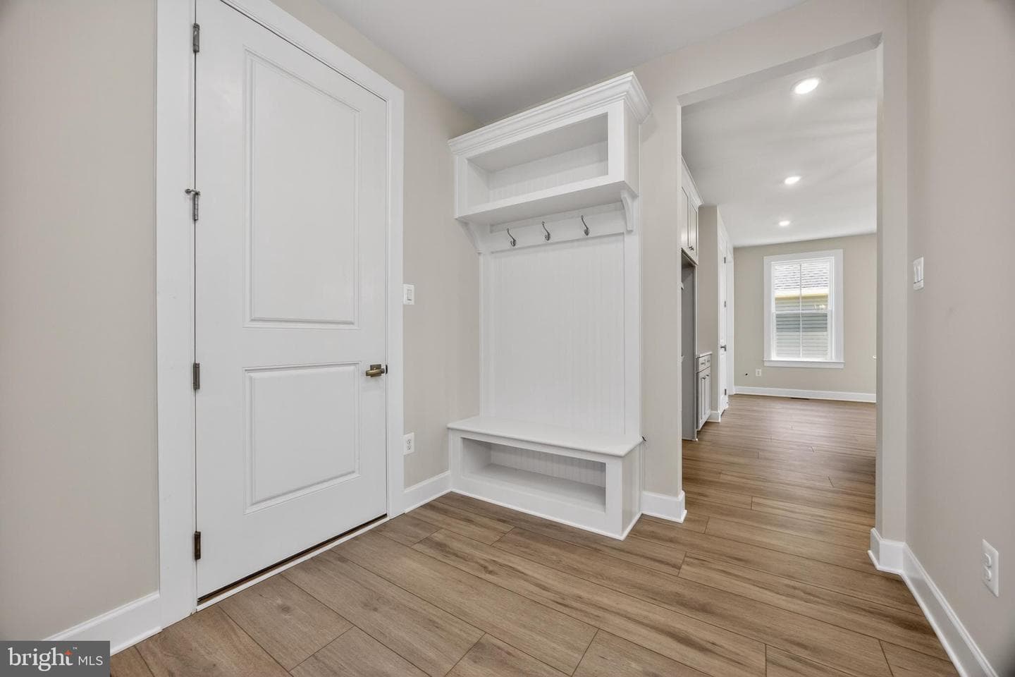 1458 Hydrangea Way photo 8
