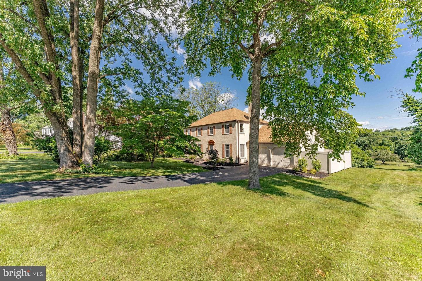 84 N Spring Lane