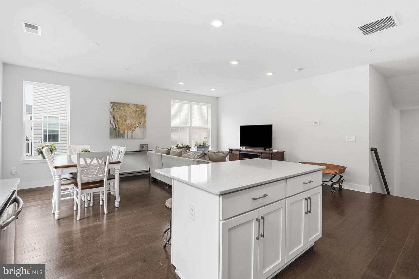 339 Foundry Street photo 8