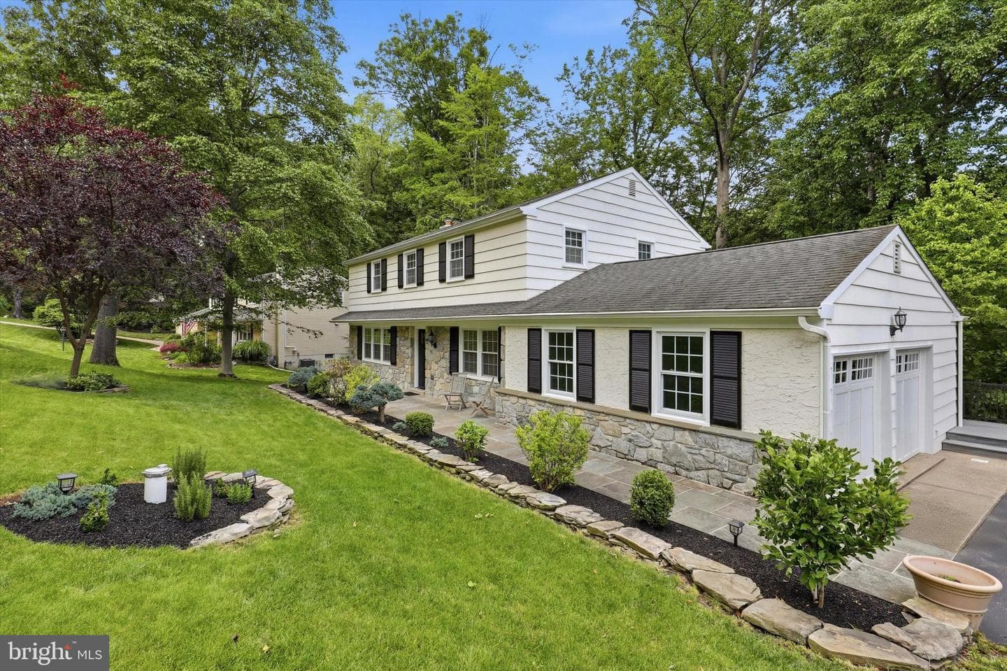 211 Oneida Lane photo 4