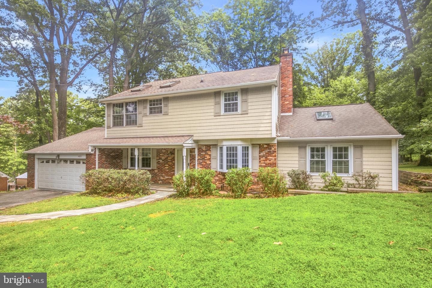 1023 Millstream Drive photo 1