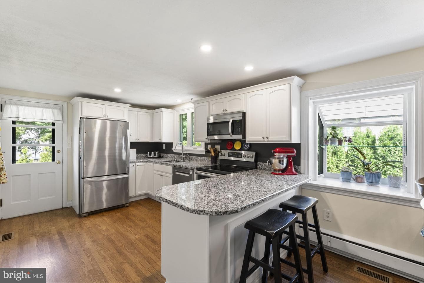 552 Woodside Avenue photo 11
