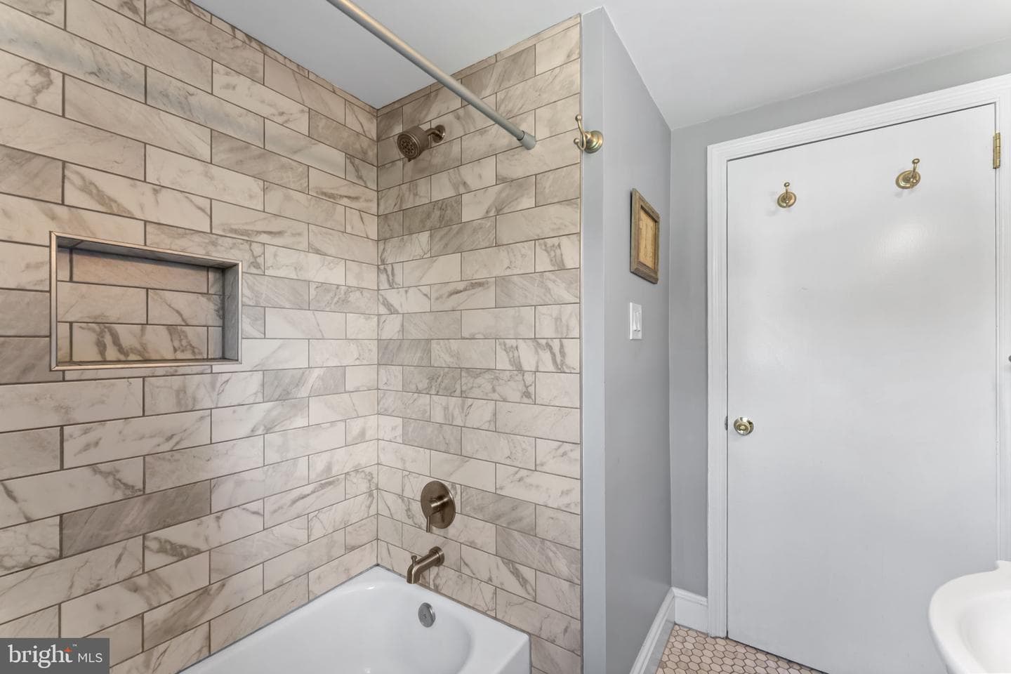 552 Woodside Avenue photo 21
