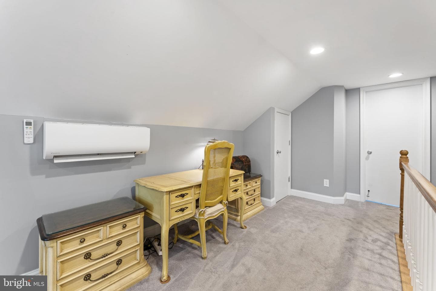 552 Woodside Avenue photo 24