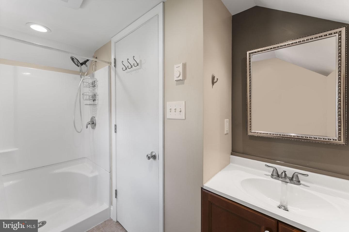 552 Woodside Avenue photo 27