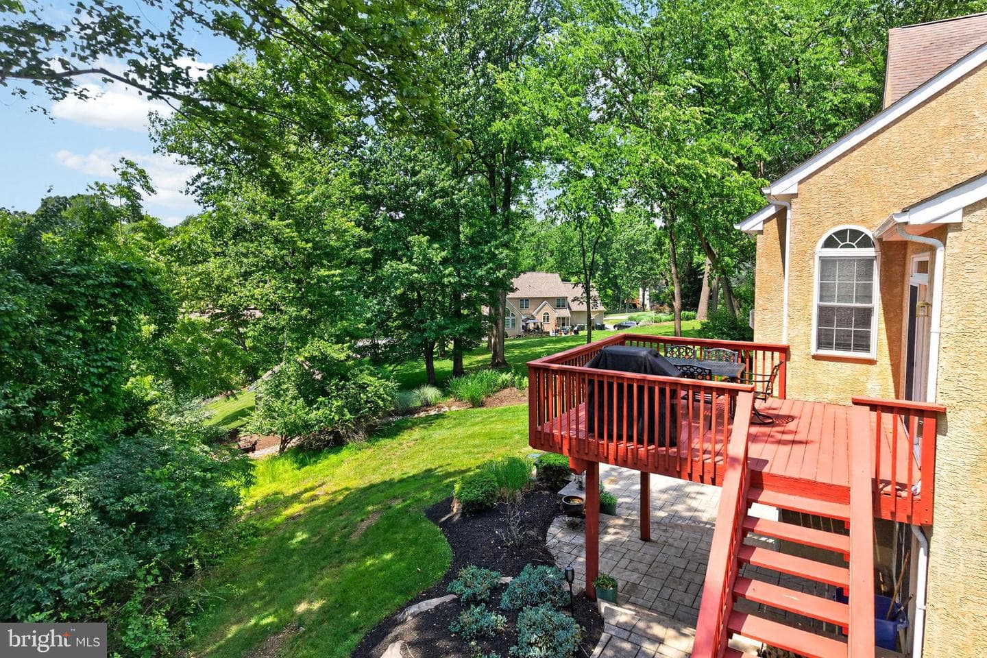 904 Victoria Court photo 23