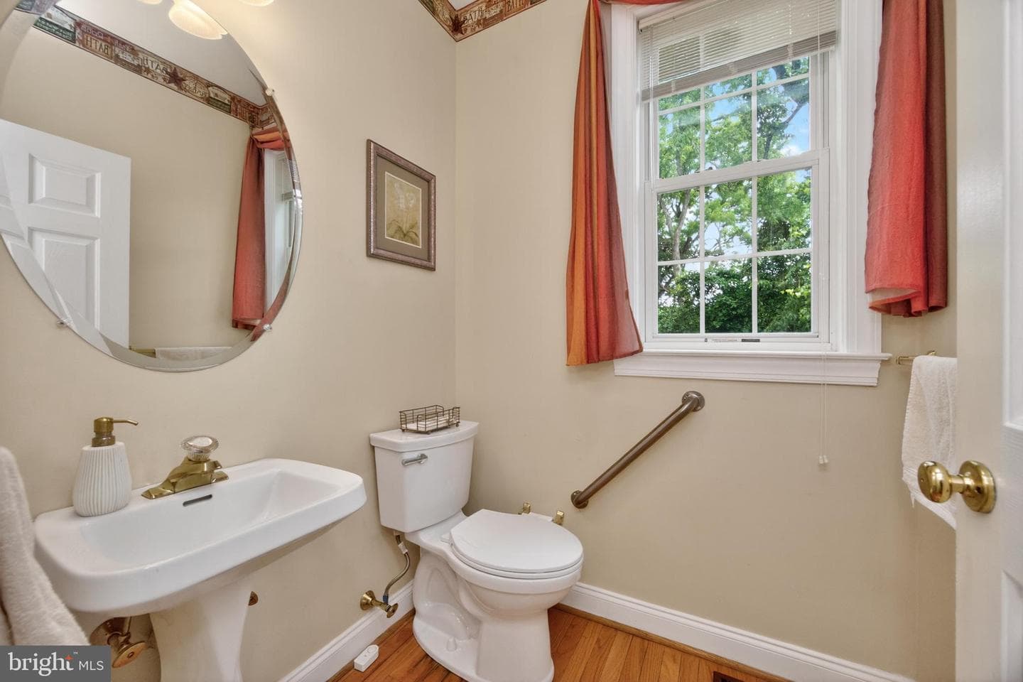 904 Victoria Court photo 31