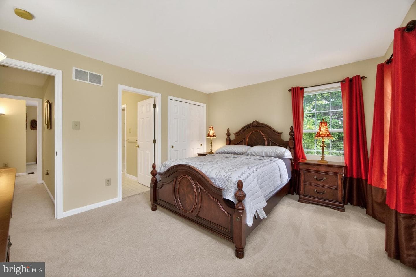 904 Victoria Court photo 40
