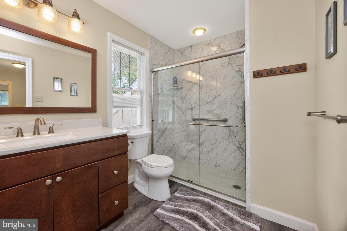 904 Victoria Court photo 42