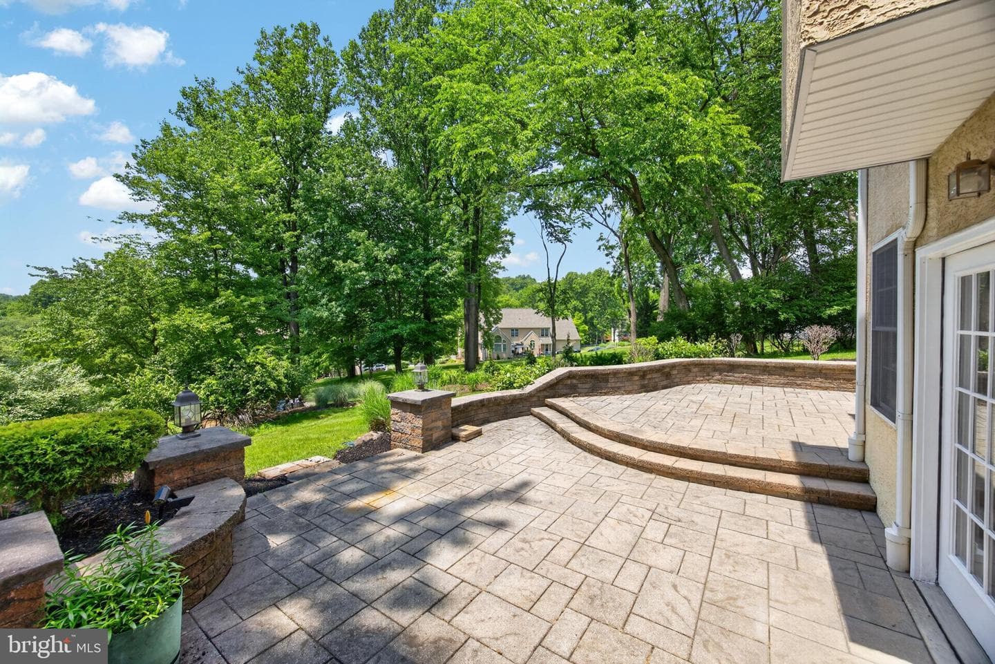 904 Victoria Court photo 47