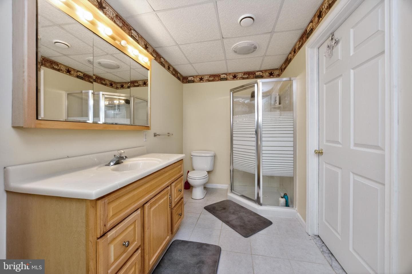 904 Victoria Court photo 55