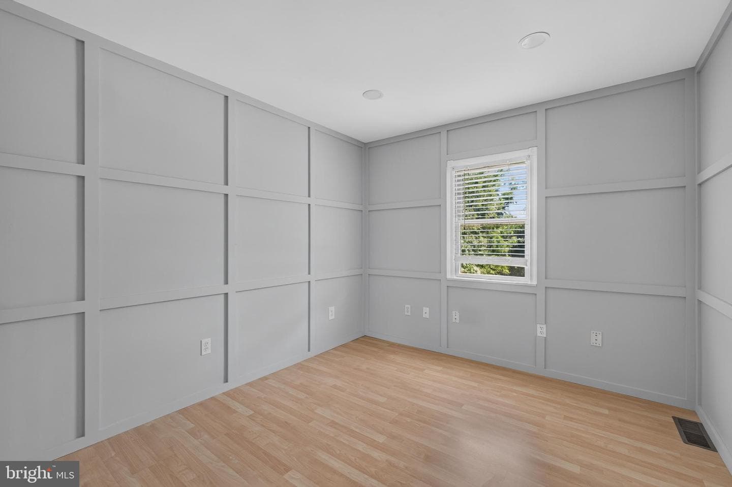 1364 College Hill Dr photo 30