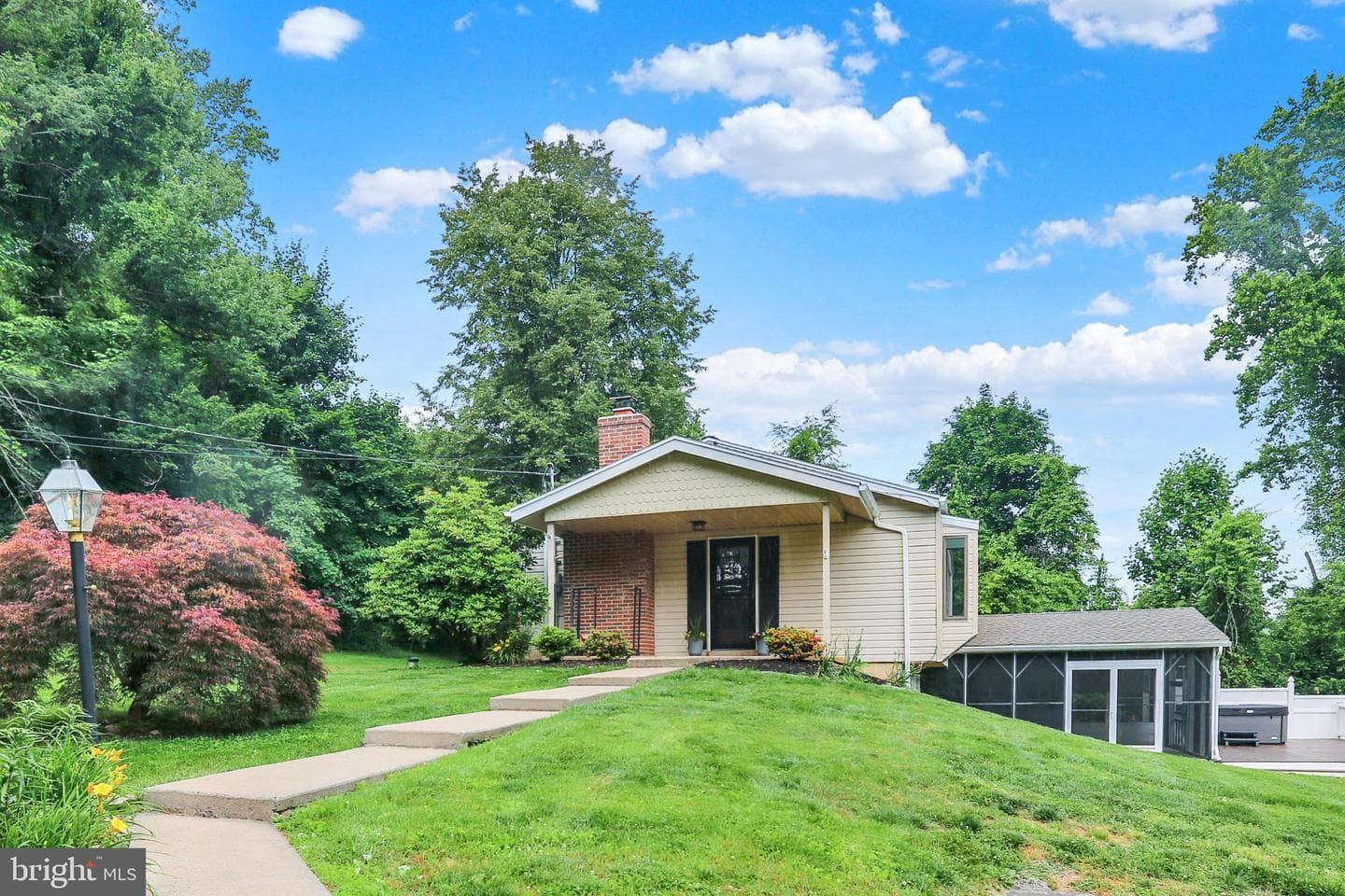 851 Cadmus Road photo 1