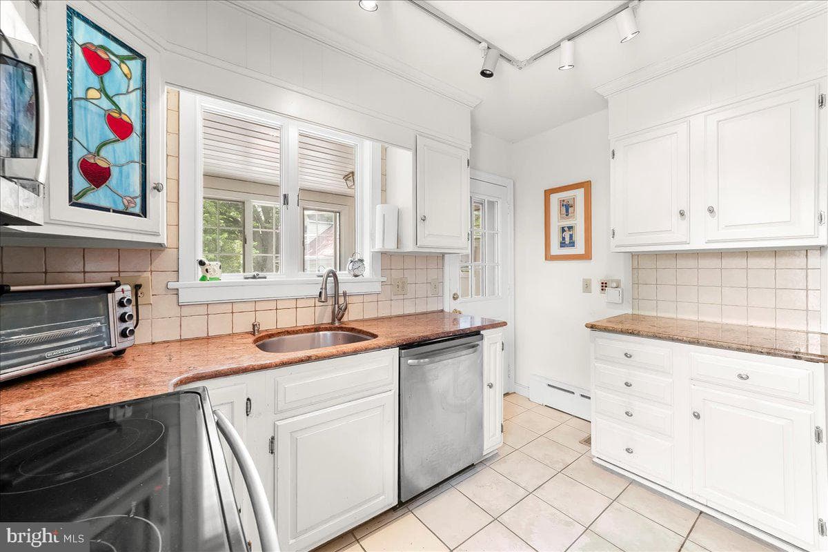 3060 Manor Road photo 15