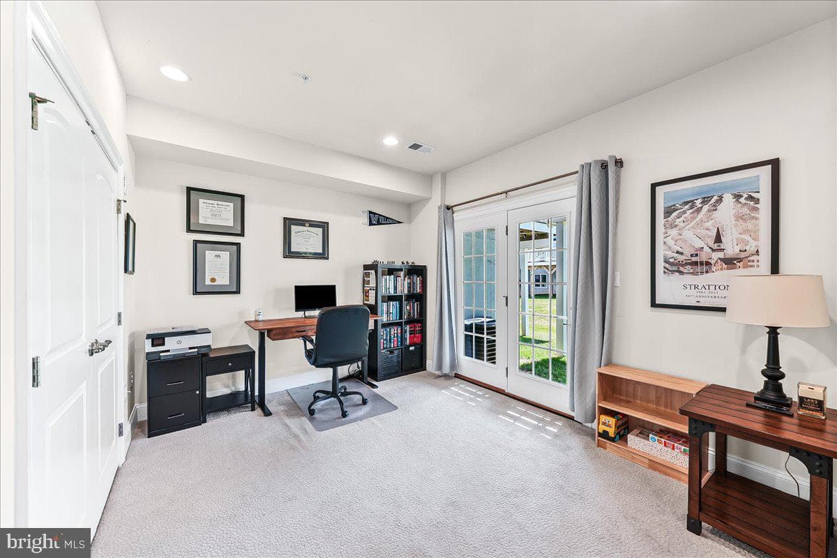 855 Stonecliffe Road photo 25