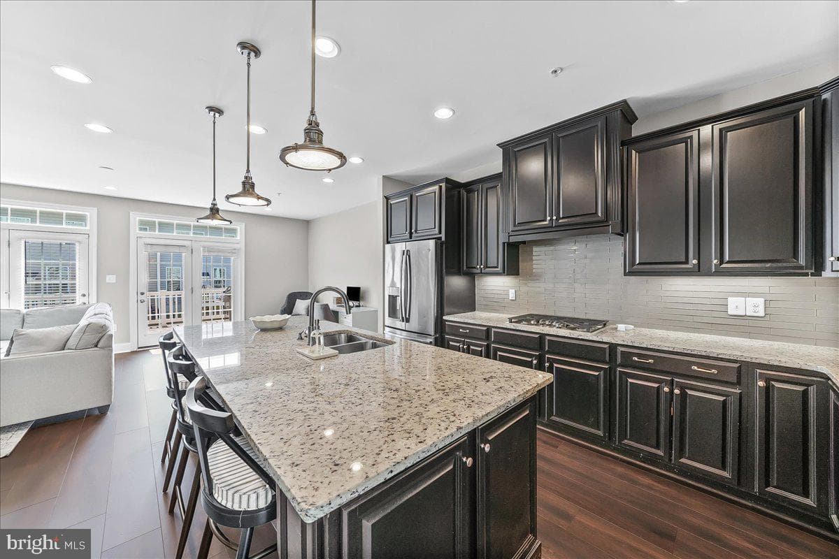 855 Stonecliffe Road photo 3