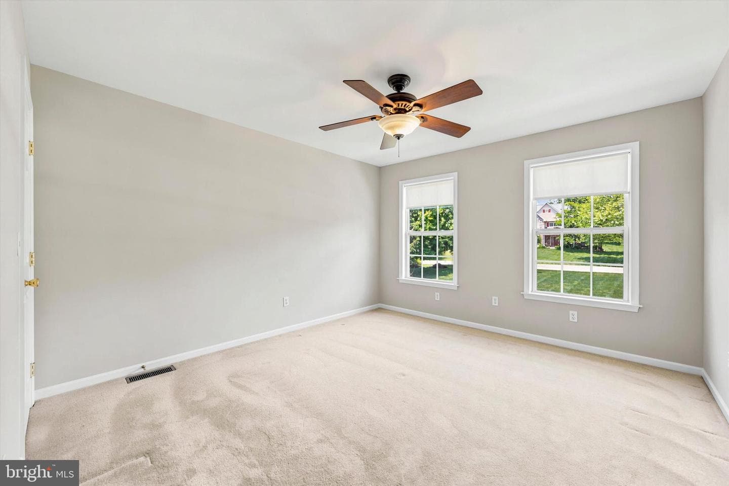 108 Cooper Hawk Drive photo 21